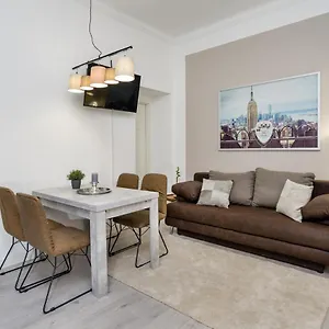 The Lohmeyerstr Hh, 2 Bed Up To 5 People Berlijn